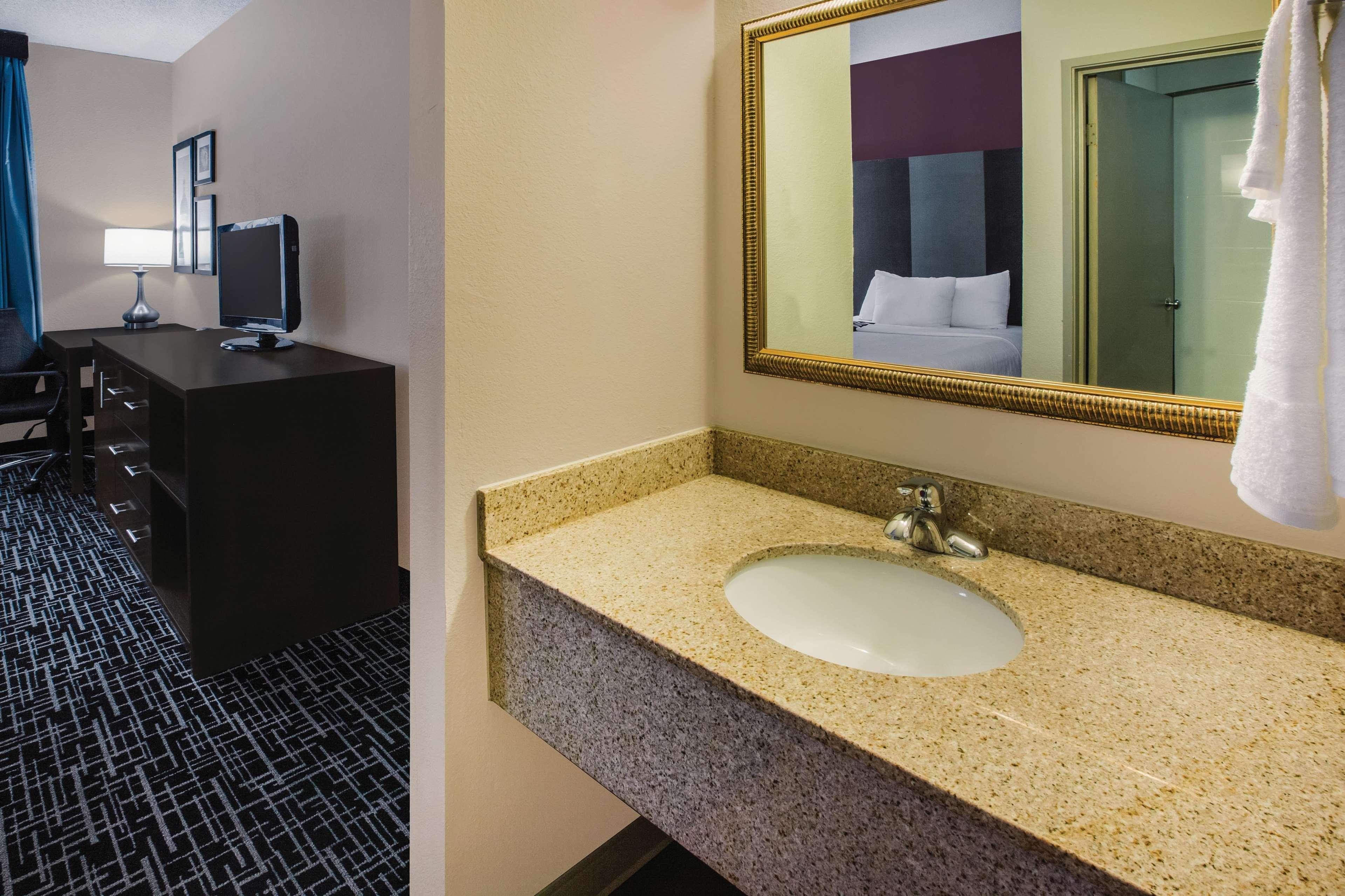 La Quinta Inn By Wyndham Indianapolis North Ngoại thất bức ảnh