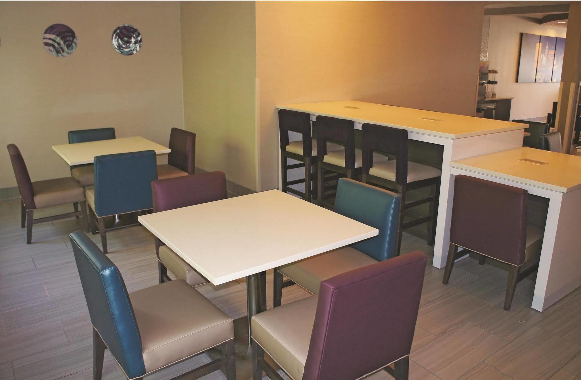 La Quinta Inn By Wyndham Indianapolis North Ngoại thất bức ảnh